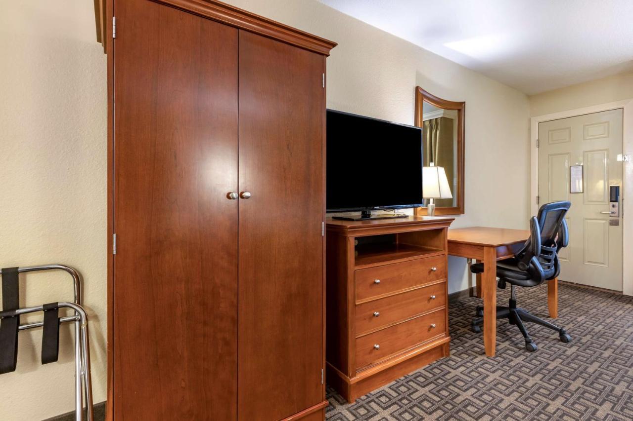 Western Swiss Clock Hotel 3*