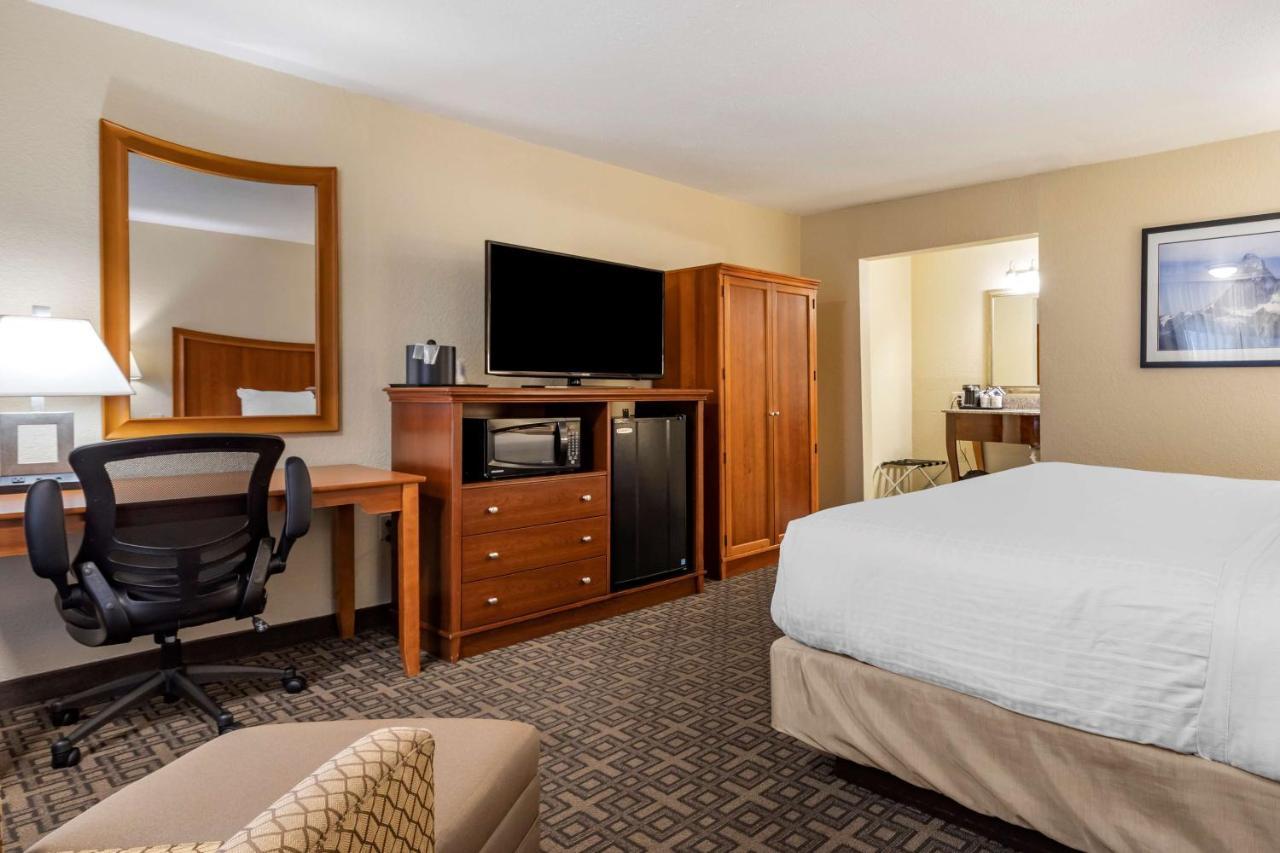 Western Swiss Clock Hotel 3*