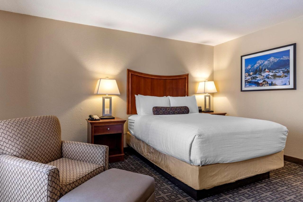 Western Swiss Clock Hotel 3*