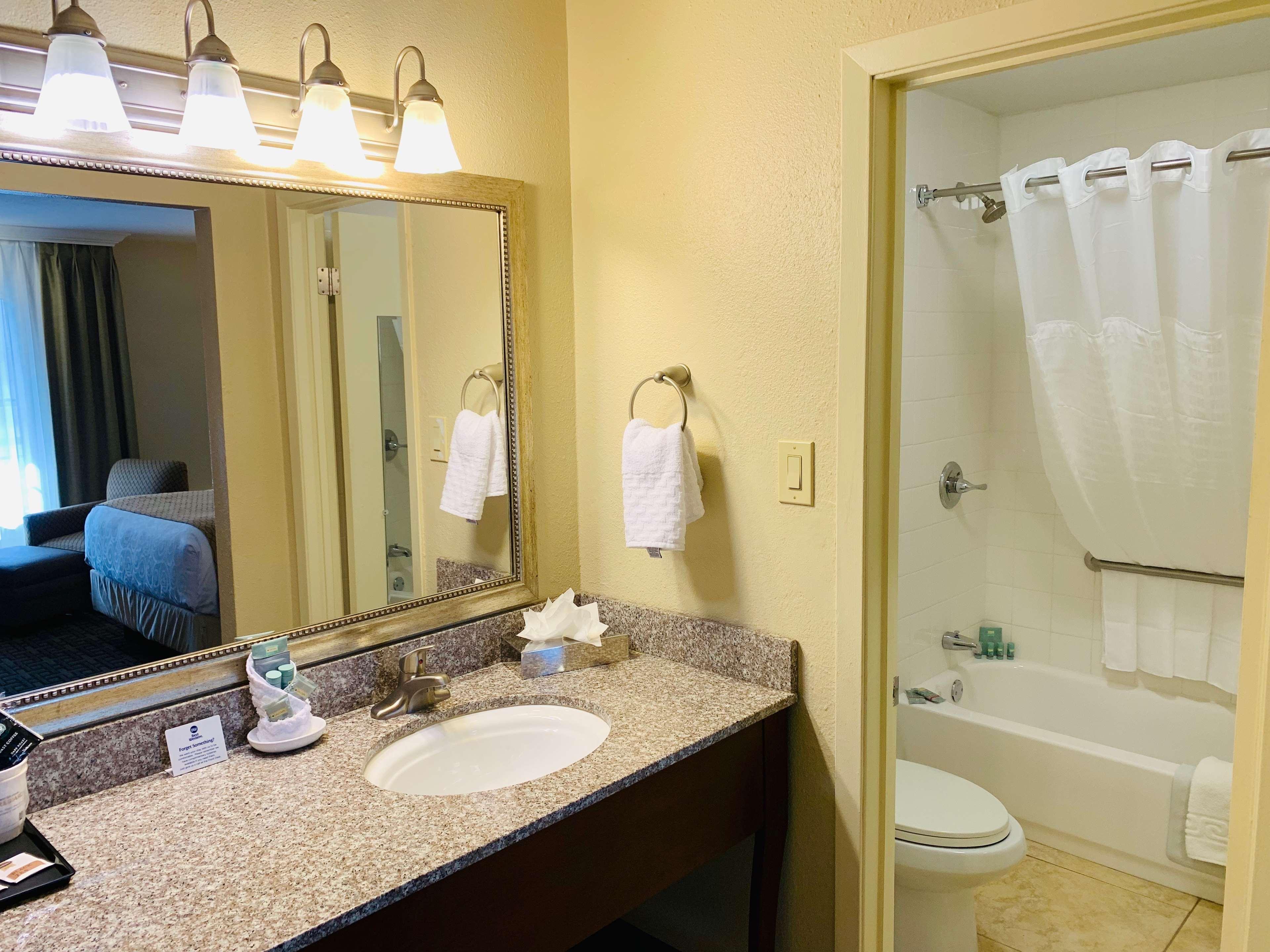 Western Swiss Clock Hotel 3*