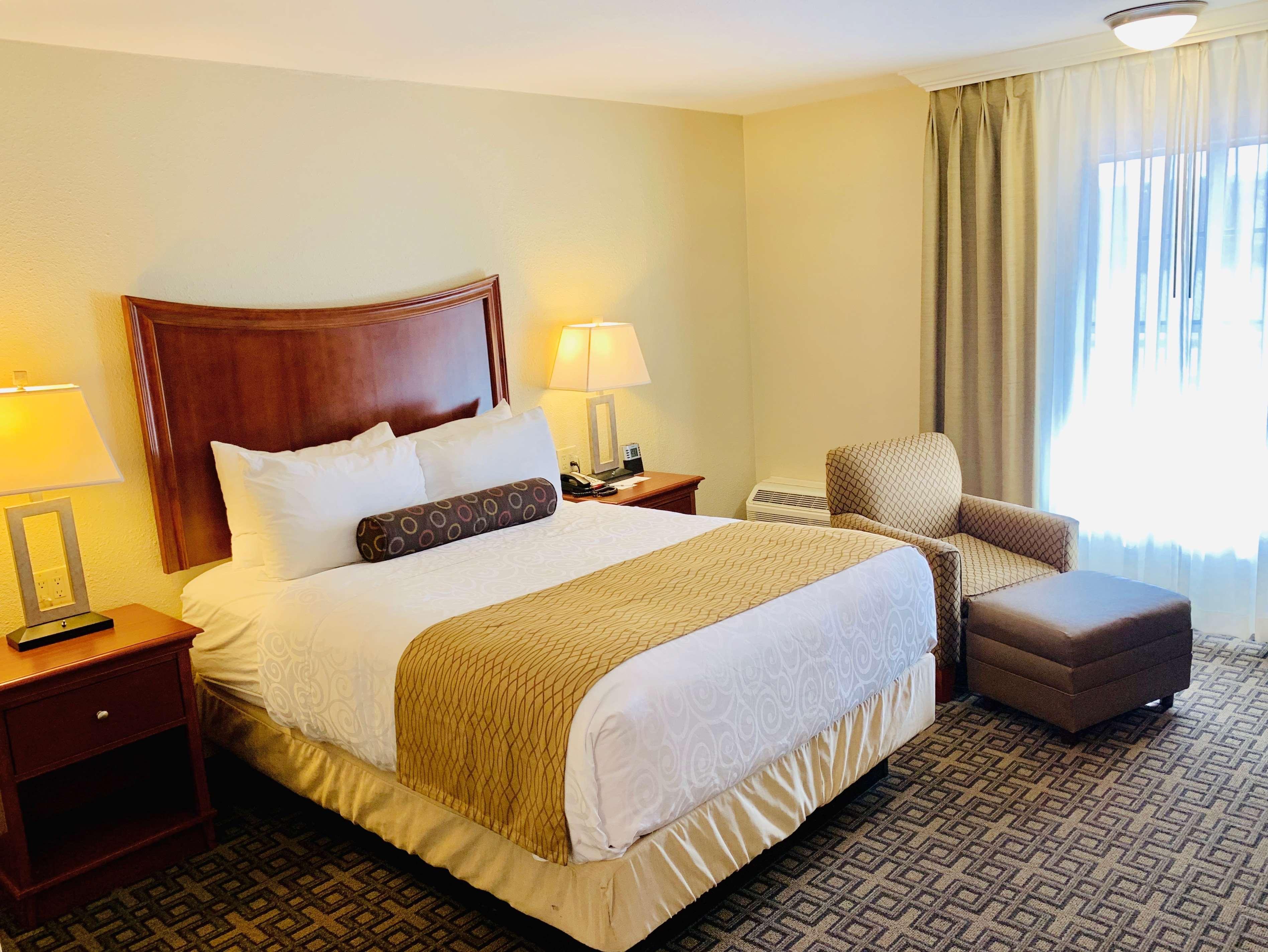 Western Swiss Clock Hotel Pecos