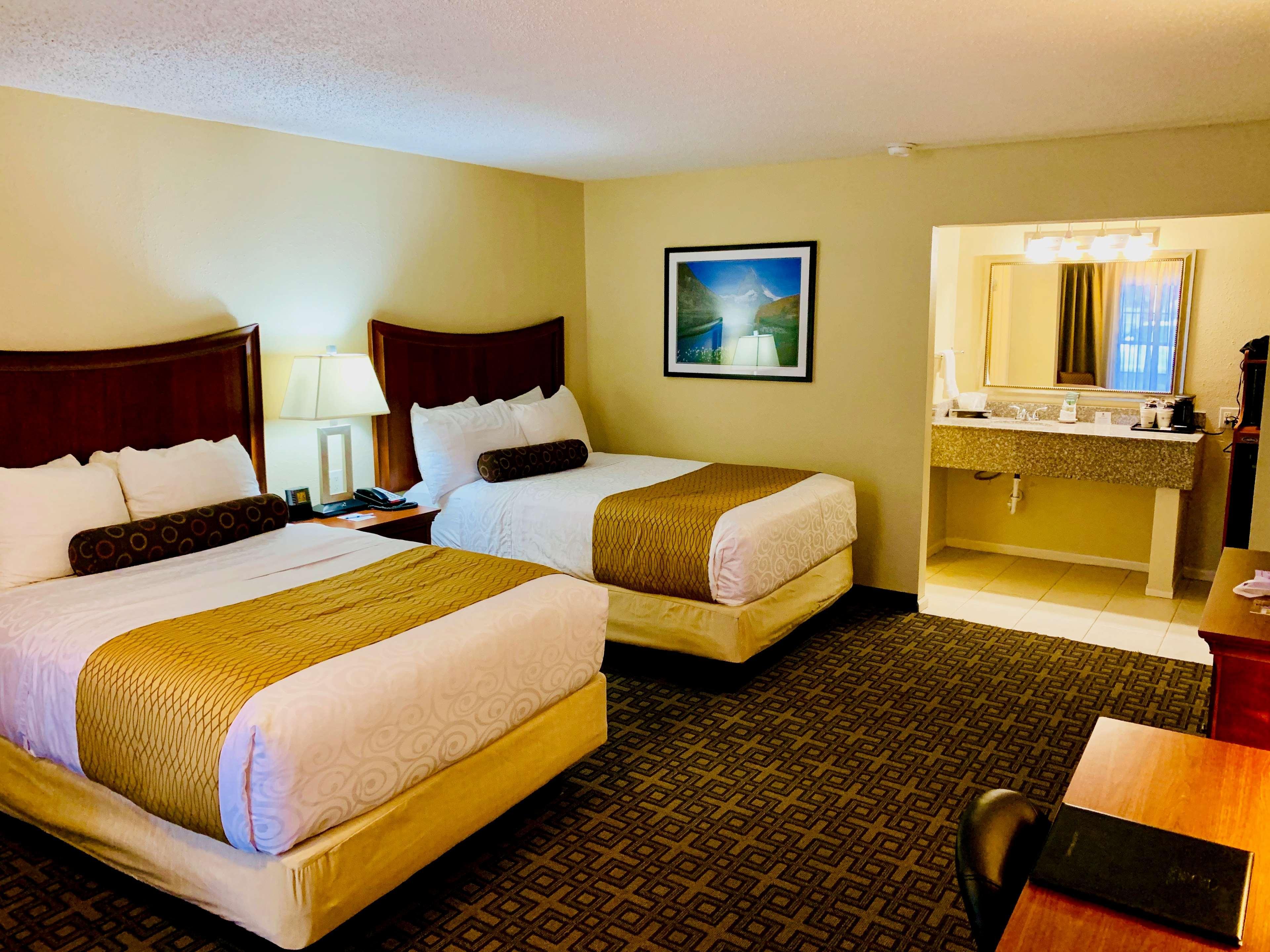 Hotel Western Swiss Clock