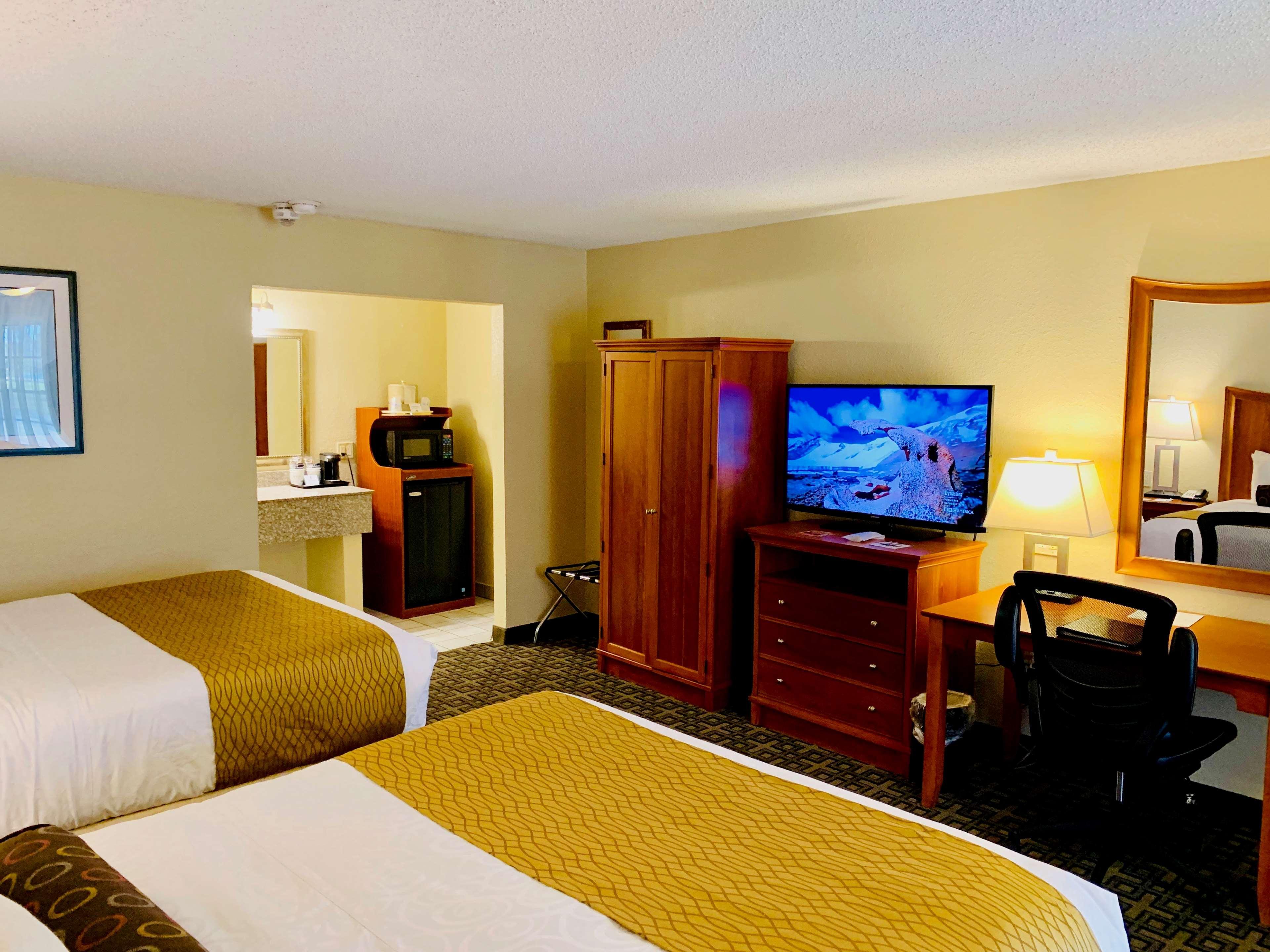 Western Swiss Clock Hotel