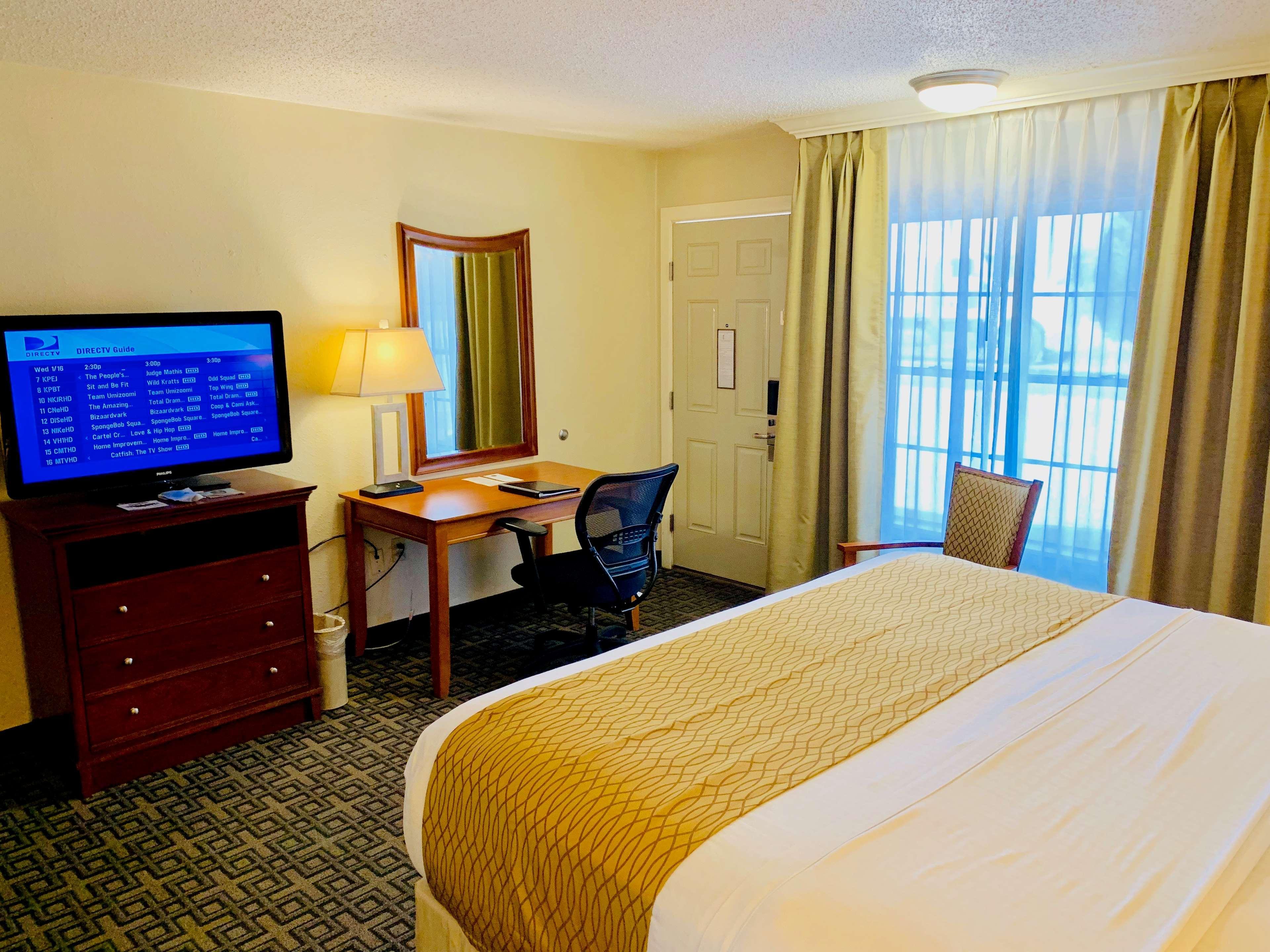 Hotel Western Swiss Clock 3*