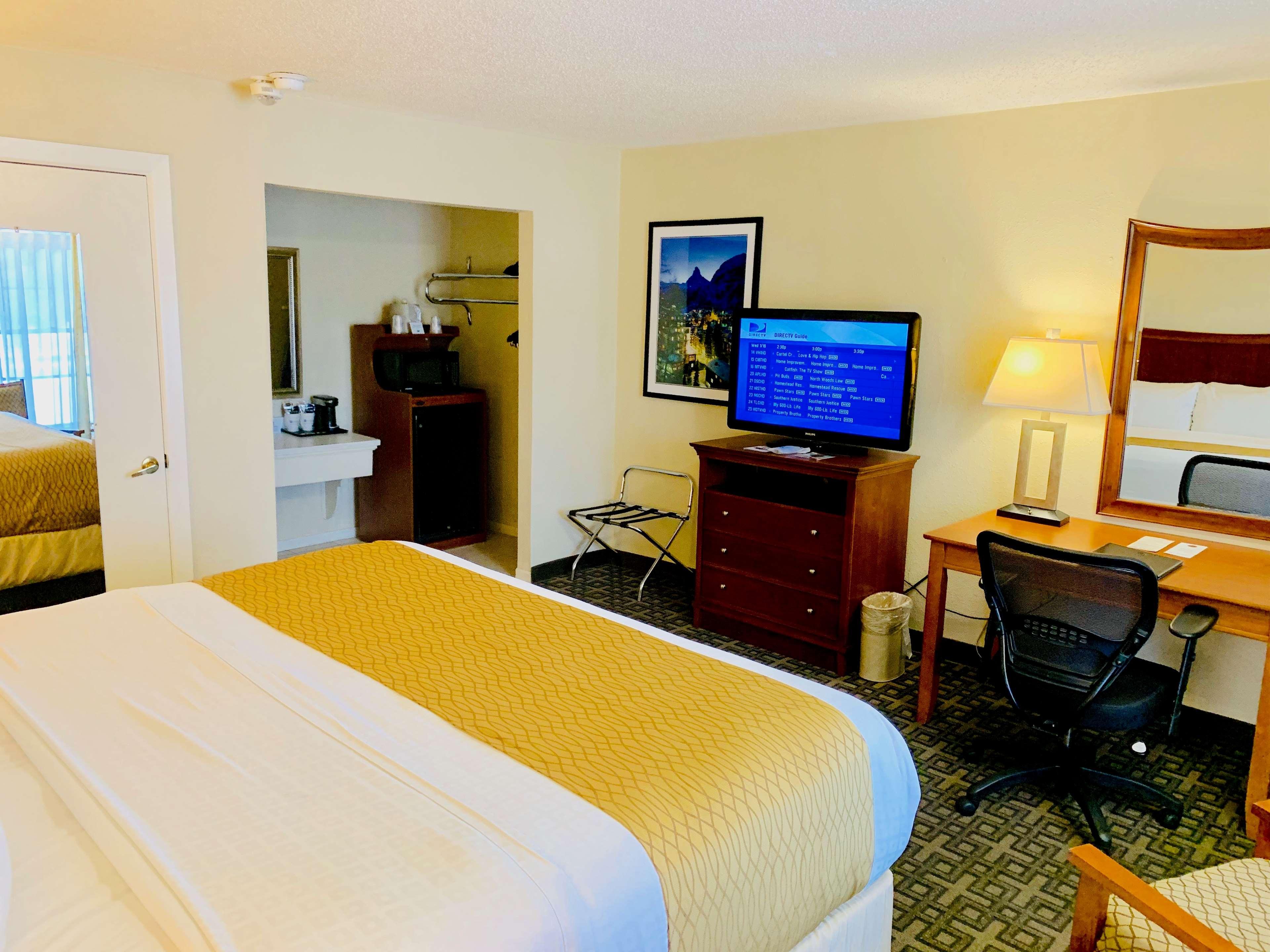 Western Swiss Clock Hotel